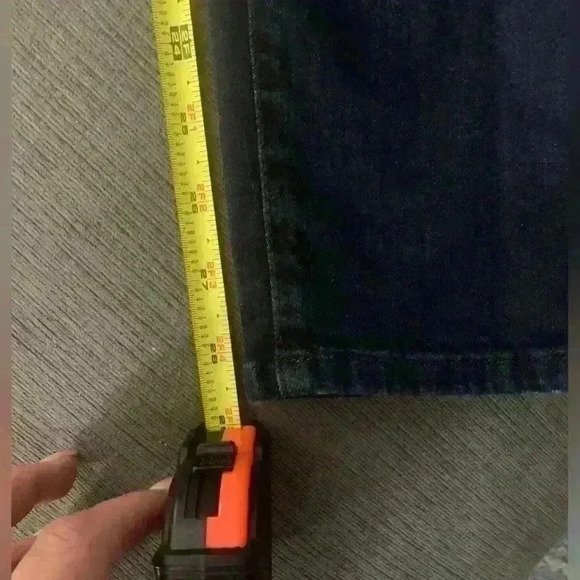 Good American Woman’s dark wash Jeans size 8/29 - Picture 8 of 10